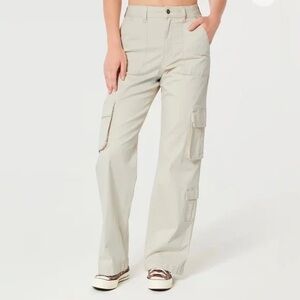 Hollister cargo carpenter pants - high rise baggy fit - beige neutral chic y2k